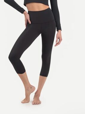 Sweetflexx Black High-Waist Cropped Active Capris